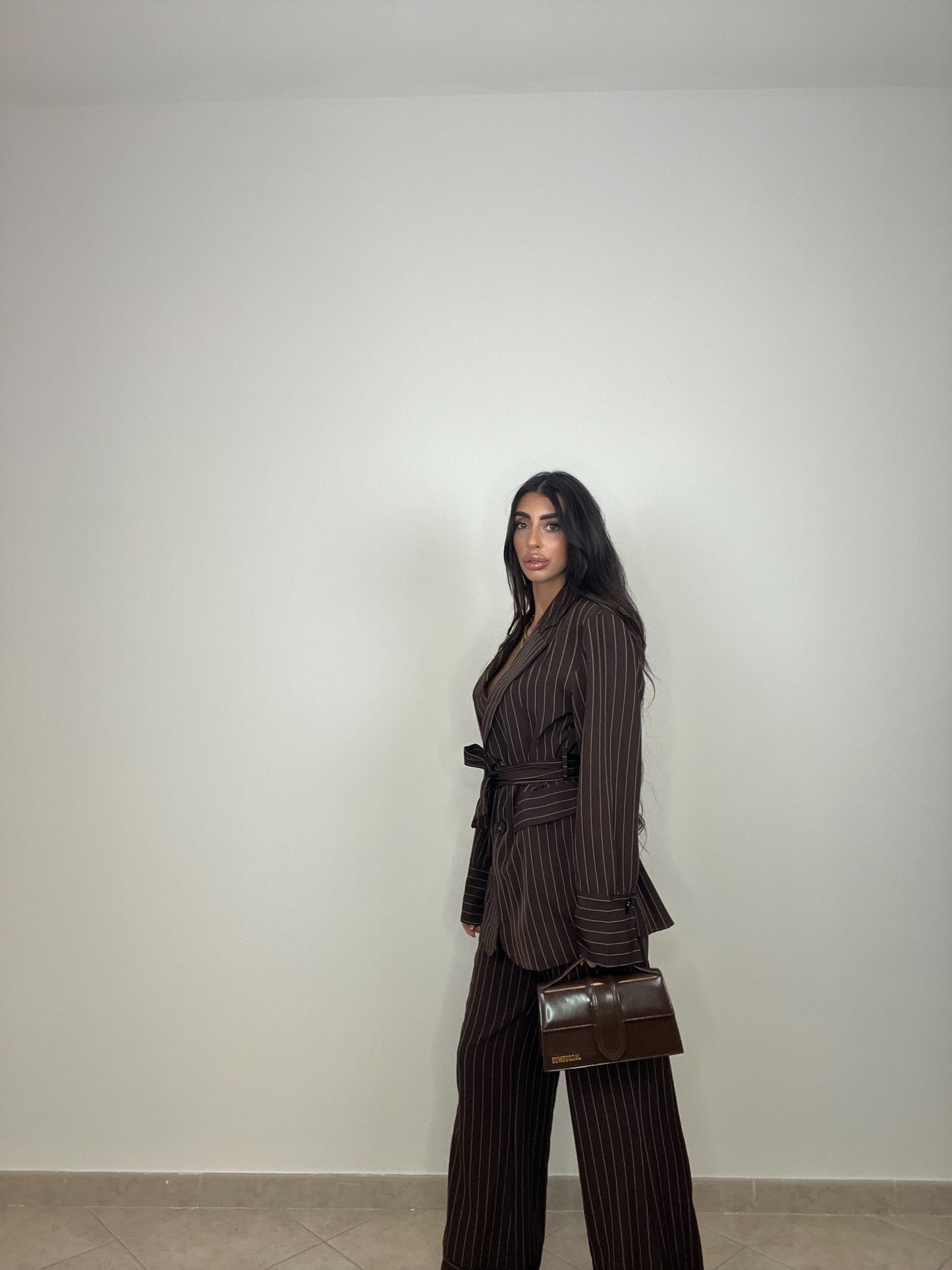 TAILLEUR GESS MARRONE